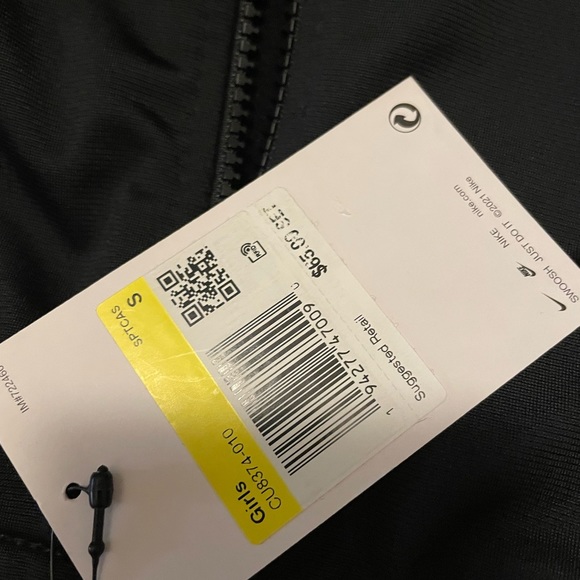 New Girls' Nike Crop Jacket and Pants Set – Where Style Meets Comfort - Picture 4 of 7